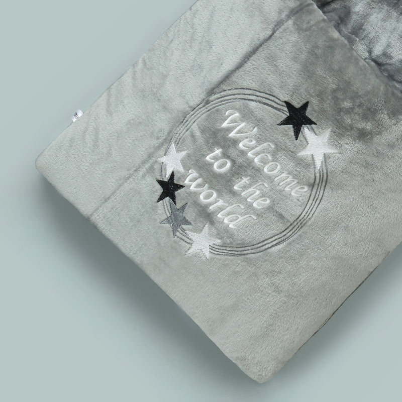 Welcome To The World Baby Carry Nest