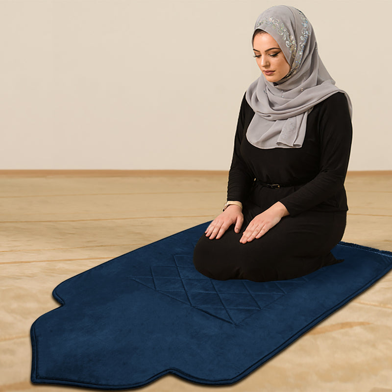 Mehrab Velvet Embossed Padded Prayer Mat/Jaye Namaz