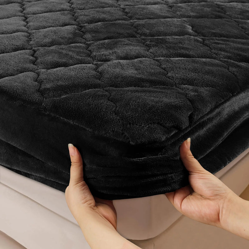 Plush Quilted Fleece Fitted Sheet Jet Black