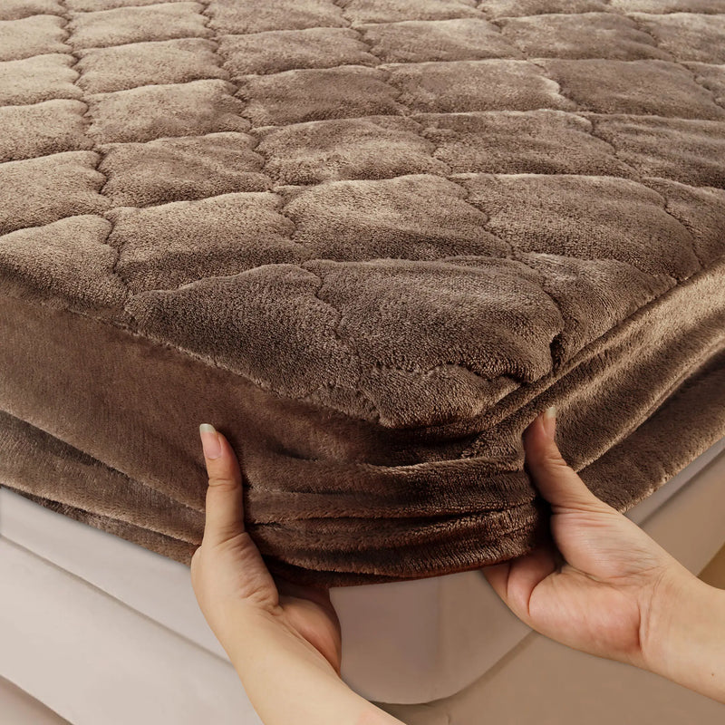 Plush Quilted Fleece Fitted Sheet Chocolate Brown