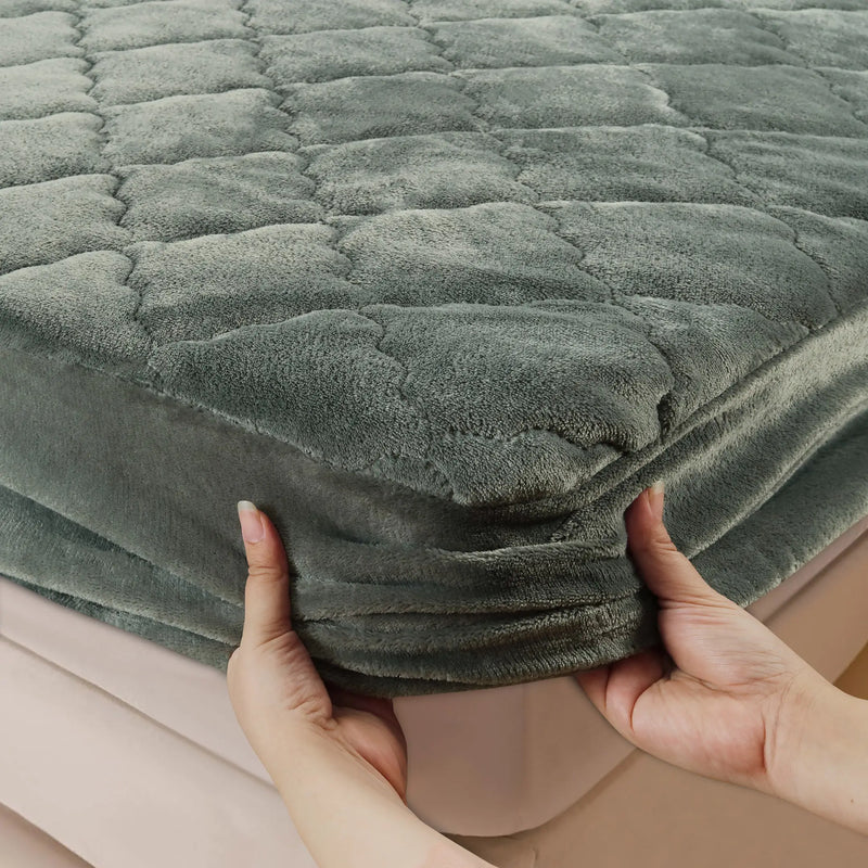 Plush Quilted Fleece Fitted Sheet Grey