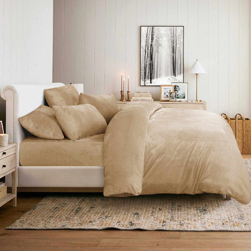 Fleece Bedsheet and Razaye 6pc Set
