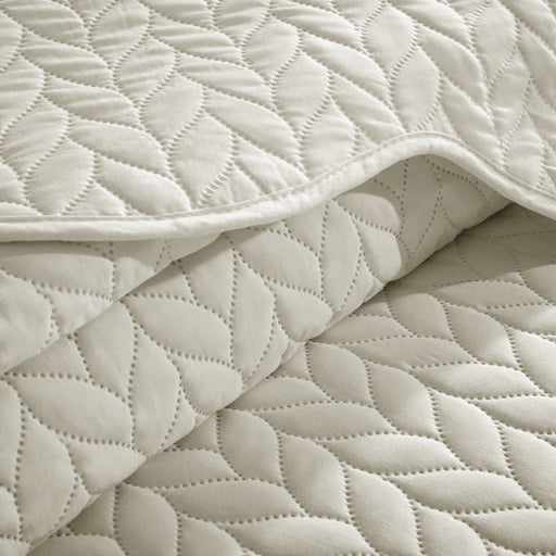ultrasonic quilted bedspread beige