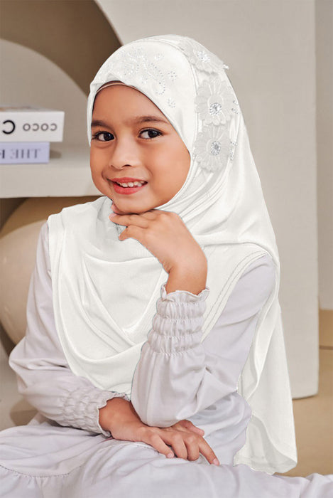 kids embellished hijab